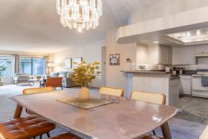 Tranquil Apt 2 King Suites Pet Friendly near DT, Bellevue