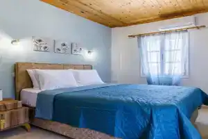 Blossom Apartment, Stafylos