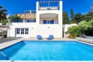 Villa Thea Kalymnos with swimming pool and sea view, Panormos