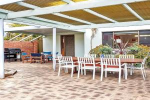 Sea J's Brighton - Local Charm and Beachside Flair Guest house, Adelaide