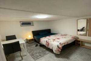 gemütliches und Schönes Zimmer Keller Geschoss K1 Guest house, Russelsheim