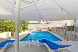Villa Lorella - private pool, jacuzzi by Homely, Mellieha