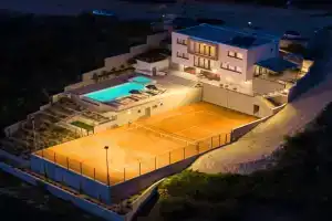 Villa Rivendell Excelsior - Casino, Cinema, Tennis, Solin