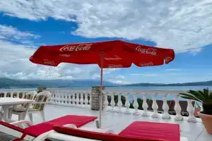 Family House with pool & sea view, Baosici