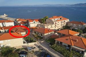 Apartments by the sea, Brac - 22206, Postira