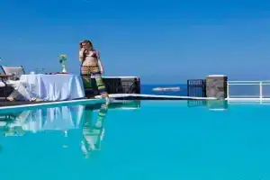 Beautiful Villa 2 Bedroom Villa Panoramic Caldera Sea Views, Megalokhori