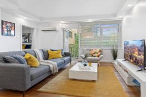 South Yarra Sleek: Urban Pad Apartments, Melbourne