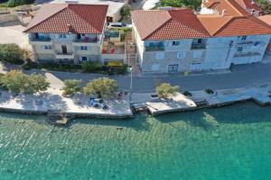 Apartments Tiho, Vinisce