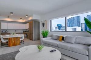 Condo with Amazing Views in the Heart of Brickell Apartments, Miami
