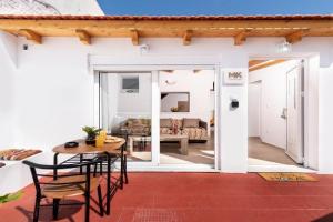 M&K Traditional House, Theologos