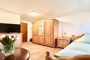 Hotel Deutsches Haus mit WLAN und Parkplatz, HDZ und Kliniken in der Nähe, direkt an der A2 und A30 gelegen, Bad Oeynhausen
