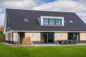 Holiday Home on Texel with Private Terrace, De Cocksdorp