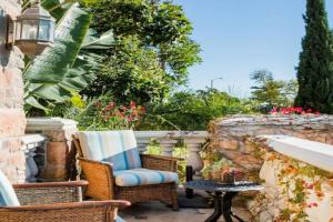 Unparalleled Villa Apartment in an Enchanting Village, Laguna Beach