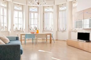 Luminosity by the sea Apartments, Tirrenia