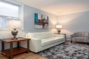 MTM Fully Furnished Rental in Old Town - 2 Beds Apartments, Chicago