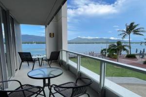 Stunning Water View Apartment - Pool, Gym, Sauna., Cairns