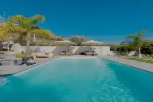Blue Topaz poolside villa, Nafplio