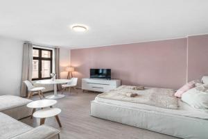 LeHaStays - Apartment Buckau 14 I Küche I WLAN I SmartTV I Innenhof, Magdeburg