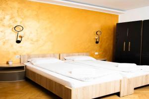 Random House, Brasov