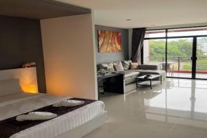 Nai Harn spacious studio great amenities, Nai Harn