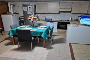 Love nest Apartments, Parma