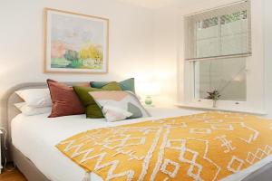 Funky Inner West Studio with Private Patio, Sydney