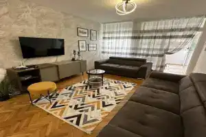 Apartman 1, Budva