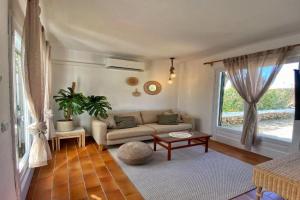 Villa Calma 450m from the beach, Ciutadella