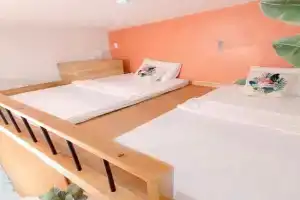 Nhà Mình Homestay Hạ Long, Halong
