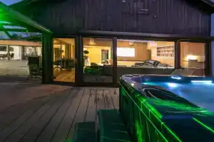 Nr8 Prémium Vendégház Villa, Mako