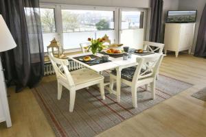 Haus Meinardi Ferienwohnung 1 Apartments, Wangerooge