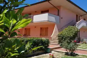 Casa Magnolia: indipendente con giardino, Castiglione del Lago