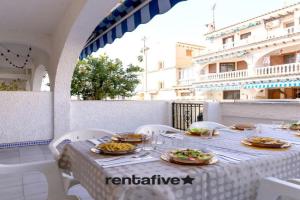 rentafive - Parking - Frente a la playa - Tamarit Guest house, Santa Pola