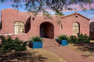 Historic 3BD 2BA Bungalow, Steps to UofA Guest house, Tucson