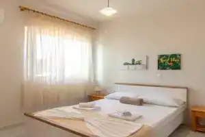 Beachside Apartment-2, Afantou