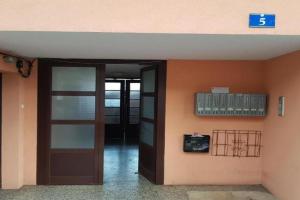 Apartments with a parking space - 22348, Umag