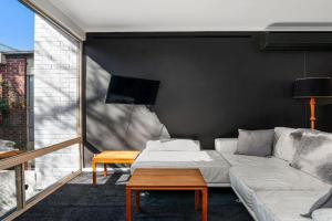 Halifax Muse Pet Friendly Townhouse, Adelaide