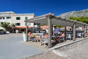 Apartments by the sea Igrane, Makarska - 20373, Drasnice