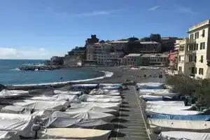PISI HOME, 2 min dalla spiaggia e dall' Ospedale Gaslini Apartments, Genoa