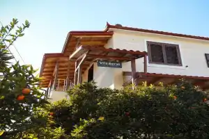 Villa - View of Castle & Traditional Breakfast, Berat