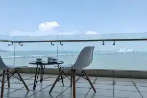 Invincible Seaview Vacation Condo 3R3B 8Pax Apartments, Bayan Lepas