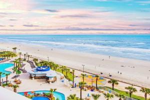 Luxury Condo 10th Floor at the Wyndham Ocean Walk Apartments, Daytona Beach