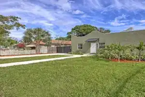 Palm Wave Says - Quiet House in Best Area, West Palm Beach