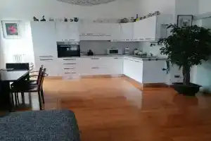Casa Laura, Como