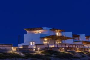 Salt Suites Milos, Apollonia