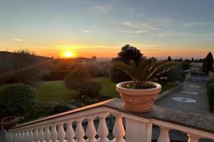 Entire apartment in villa with parking, Frascati