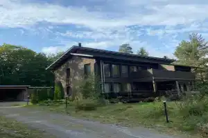 Villan Helmi, Rauha