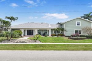 Coastal two-story home on water with pool/dock Guest house, Marco