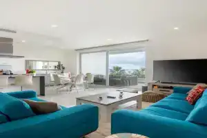 Casa Lilou - Luxury Oceanview Penthouse, Lagos