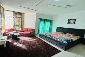 Tranquil Haven:King Bed, Ensuite, Master Bedroom, Ajman City